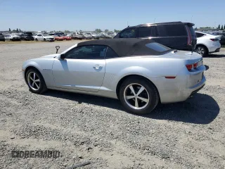 2011 Chevrolet Camaro 1LT z VIN 2G1FB3DD1B9193909, wystawiony jako Copart lot #56000395 z przebiegiem 110 248 mil mil oraz Szkoda całkowita • Salvage title. Historia ofert i sprzedaży dostępna na DreamBid. Obrazek 2.