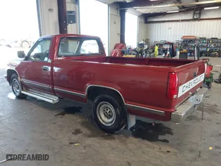 1990 Chevrolet C/K 2500 with VIN 1GCFC24K8LE253101, listed as a IAAI auction lot 34466000 with 69,933 mi miles. Bid and sale history available at carsss.com. Image 3.