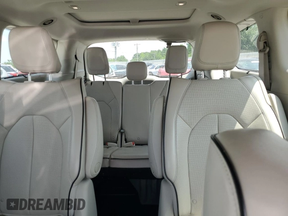 2018 Chrysler Pacifica Hybrid Limited с VIN 2C4RC1N7XJR125203, выставлен на аукционе Copart как лот 60689355 с пробегом 80 860 миль миль и Чистый • Clean title. История ставок и продаж доступна на DreamBid. Изображение 10.