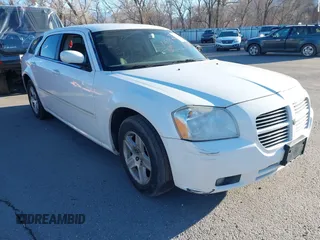 2007 Dodge Magnum with VIN 2D4FV47V97H736125, listed as a IAAI auction lot 41725563 with 117,836 mi miles and . Bid and sale history available at carsss.com. Image 1.