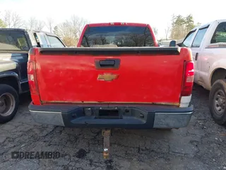 2007 Chevrolet Silverado 1500 LT w/1LT with VIN 2GCEC19C071573513, listed as a IAAI auction lot 41638275 with 110,062 mi miles. Bid and sale history available at carsss.com. Image 16.