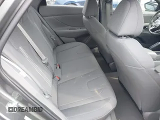 2024 Hyundai Elantra SEL z VIN KMHLM4DG9RU784034, wystawiony jako IAAI lot #41768840 z przebiegiem 8 606 mil mil oraz . Historia ofert i sprzedaży dostępna na DreamBid. Obrazek 8.