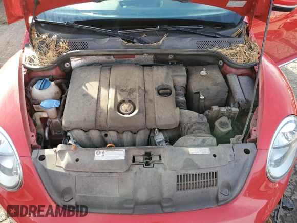 2013 Volkswagen Beetle 2.5L with VIN 3VWJP7AT8DM676584, listed as a Copart auction lot 47134515 with 96,072 mi miles and Salvage Title. Bid and sale history available at DreamBid. Image 11.