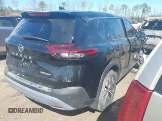 2021 Nissan Rogue SV z VIN 5N1AT3BB3MC683338, wystawiony jako IAAI lot #41844727 z przebiegiem 50 796 mil mil oraz . Historia ofert i sprzedaży dostępna na DreamBid. Obrazek 4.