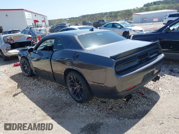 2020 Dodge Challenger R/T Scat Pack z VIN 2C3CDZFJ4LH230781, wystawiony jako IAAI lot #41990428 z przebiegiem 55 315 mil mil oraz . Historia ofert i sprzedaży dostępna na DreamBid. Obrazek 3.