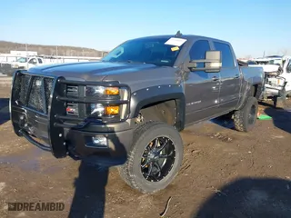 2015 Chevrolet Silverado 1500 LT with VIN 3GCUKREC9FG322269, listed as a IAAI auction lot 41298687 with 147,336 mi miles. Bid and sale history available at carsss.com. Image 18.