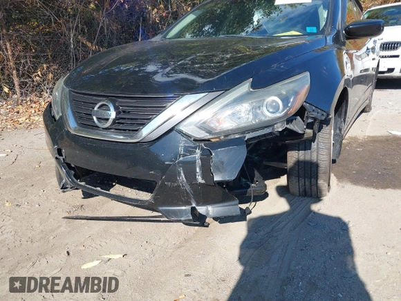 2016 Nissan Altima SR with VIN 1N4AL3AP0GC183732, listed as a IAAI auction lot 40519031 with 72,053 mi miles and . Bid and sale history available at carsss.com. Image 6.