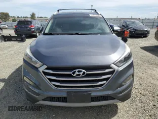 2017 Hyundai Tucson Value z VIN KM8J33A28HU390391, wystawiony jako Copart lot #56764455 z przebiegiem 110 616 mil mil oraz Czysty tytuł • Clean title. Historia ofert i sprzedaży dostępna na DreamBid. Obrazek 5.