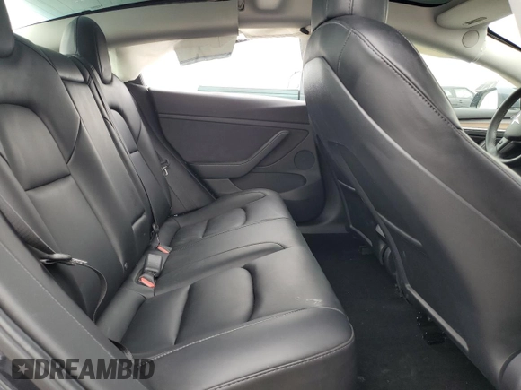 2021 Tesla Model 3 Performance z VIN 5YJ3E1EC5MF064890, wystawiony jako Copart lot #57186755 z przebiegiem 47 830 mil mil oraz Szkoda całkowita • Salvage title. Historia ofert i sprzedaży dostępna na DreamBid. Obrazek 10.