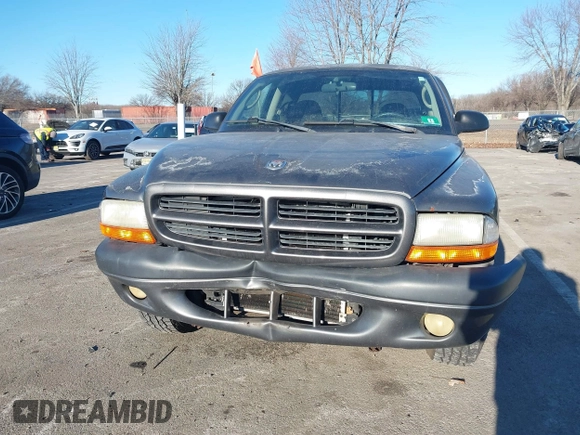2002 Dodge Dakota Sport with VIN 1B7GL32X52S564722, listed as a IAAI auction lot 41455669 with 211,890 mi miles. Bid and sale history available at carsss.com. Image 6.
