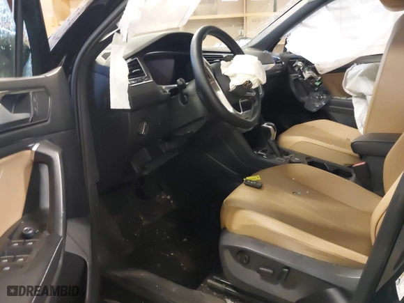 2022 Volkswagen Tiguan SE with VIN 3VV2B7AX0NM111869, listed as a IAAI auction lot 41621479 with 24,395 mi miles. Bid and sale history available at carsss.com. Image 5.