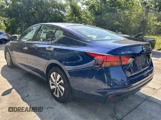 2020 Nissan Altima 2.5 S with VIN 1N4BL4BV7LC193210, listed as a IAAI auction lot 42031147 with 206,195 mi miles. Bid and sale history available at carsss.com. Image 4.