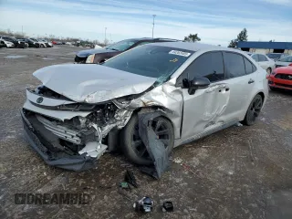 2020 Toyota Corolla SE with VIN 5YFS4RCE0LP033261, listed as a Copart auction lot 44262405 with 107,978 mi miles and Salvage Title. Bid and sale history available at carsss.com. Image 1.