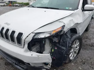 2016 Jeep Cherokee Altitude with VIN 1C4PJMCB8GW372242, listed as a IAAI auction lot 42214287 with 87,597 mi miles and . Bid and sale history available at DreamBid. Image 6.