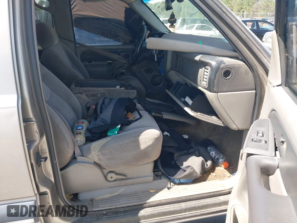 2003 Chevrolet Tahoe LS with VIN 1GNEC13V73J287501, listed as a IAAI auction lot 42508376 with Not provided miles and . Bid and sale history available at DreamBid. Image 5.
