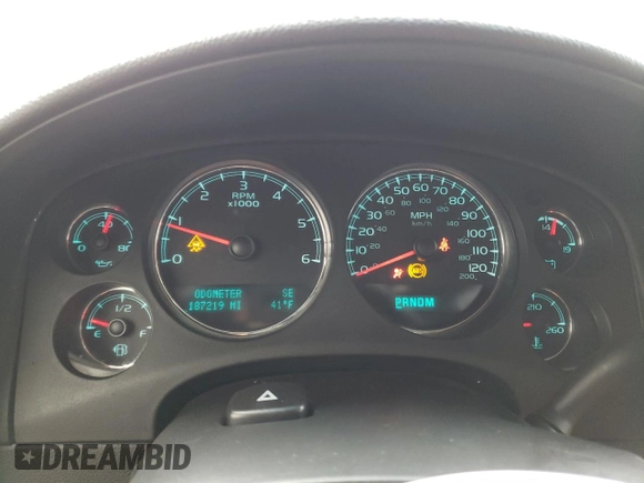 2011 Chevrolet Suburban LT z VIN 1GNSKJE34BR341094, wystawiony jako Copart lot #53376515 z przebiegiem 187 219 mil mil oraz Czysty tytuł • Clean title. Historia ofert i sprzedaży dostępna na DreamBid. Obrazek 9.
