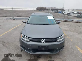 2013 Volkswagen Jetta Sedan Hybrid SE with VIN 3VW637AJ0DM228954, listed as a IAAI auction lot 41918495 with 138,232 mi miles. Bid and sale history available at carsss.com. Image 6.