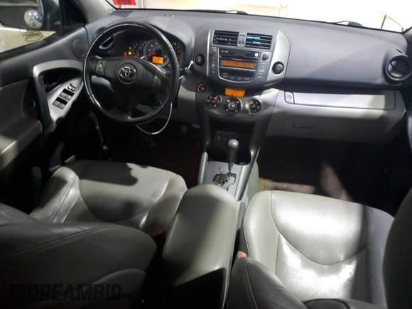 2011 Toyota RAV4 Limited z VIN 2T3DF4DV6BW116623, wystawiony jako Copart lot #59926225 z przebiegiem 198 205 mil mil oraz Szkoda całkowita • Salvage title. Historia ofert i sprzedaży dostępna na DreamBid. Obrazek 8.