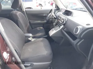 2010 Scion xB z VIN JTLZE4FE0A1104667, wystawiony jako IAAI lot #42242750 z przebiegiem 76 689 mil mil oraz . Historia ofert i sprzedaży dostępna na DreamBid. Obrazek 5.