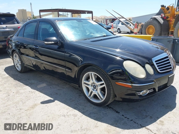 2007 Mercedes-Benz E 550 z VIN WDBUF72X57B021832, wystawiony jako IAAI lot #42383326 z przebiegiem 136 460 mil mil oraz . Historia ofert i sprzedaży dostępna na DreamBid. Obrazek 1.