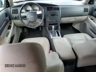 2005 Dodge Magnum RT z VIN 2D4GV58235H514773, wystawiony jako Copart lot #56228705 z przebiegiem 53 511 mil mil oraz Szkoda całkowita • Salvage title. Historia ofert i sprzedaży dostępna na DreamBid. Obrazek 8.