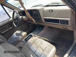 1994 Jeep Cherokee z VIN 1J4FT78S0RL149062, wystawiony jako IAAI lot #41925110 z przebiegiem 281 893 mil mil oraz . Historia ofert i sprzedaży dostępna na DreamBid. Obrazek 5.