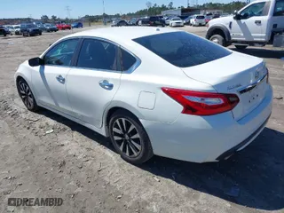 2018 Nissan Altima 2.5 SR with VIN 1N4AL3AP3JC134886, listed as a IAAI auction lot 41806510 with 171,653 mi miles. Bid and sale history available at carsss.com. Image 3.