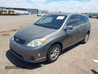 2005 Toyota Matrix STD with VIN 2T1KR32E05C399465, listed as a IAAI auction lot 42084140 with 147,281 mi miles. Bid and sale history available at carsss.com. Image 2.