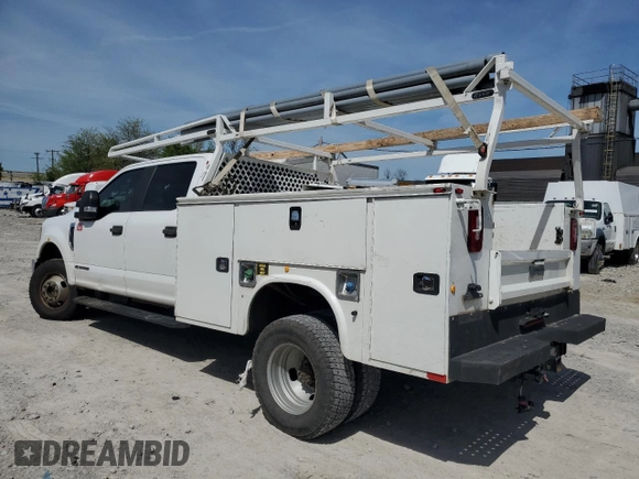 2019 Ford F-350 XL with VIN 1FD8W3DT4KEG49566, listed as a Copart auction lot 52201725 with 207,260 mi miles and Clean Title. Bid and sale history available at DreamBid. Image 2.