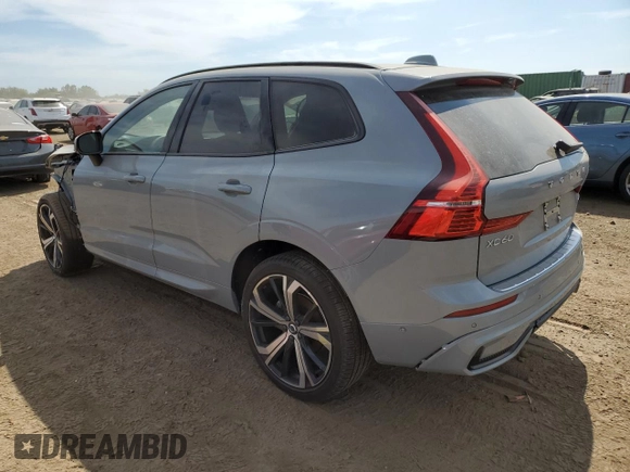 2024 Volvo XC60 Ultimate Dark Theme с VIN YV4L12RM1R1716437, выставлен на аукционе Copart как лот 71300334 с пробегом 8 073 миль миль и Списание • Salvage title. История ставок и продаж доступна на DreamBid. Изображение 2.