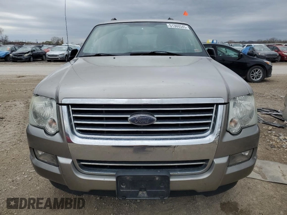 2008 Ford Explorer XLT z VIN 1FMEU73E68UB01490, wystawiony jako Copart lot #51369345 z przebiegiem 307 707 mil mil oraz Czysty tytuł • Clean title. Historia ofert i sprzedaży dostępna na DreamBid. Obrazek 5.