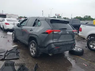 2022 Toyota RAV4 XLE с VIN 2T3P1RFV0NC311712, выставлен на аукционе IAAI как лот 42683117 с пробегом 87 493 миль миль и . История ставок и продаж доступна на DreamBid. Изображение 3.