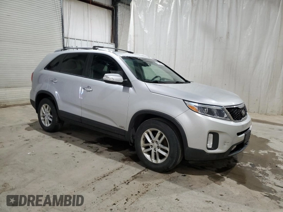 2014 Kia Sorento LX with VIN 5XYKTCA67EG497246, listed as a Copart auction lot 54569585 with 137,267 mi miles and Non Repairable. Bid and sale history available at carsss.com. Image 4.