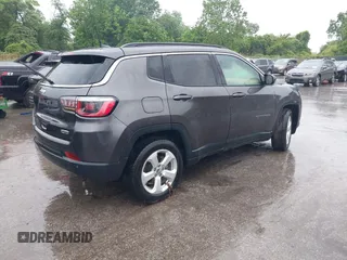 2018 Jeep Compass Altitude z VIN 3C4NJDBB2JT432456, wystawiony jako IAAI lot #42295863 z przebiegiem Nie podano mil oraz . Historia ofert i sprzedaży dostępna na DreamBid. Obrazek 4.