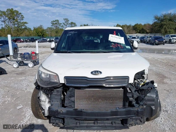 2018 Kia Soul with VIN KNDJN2A27J7907158, listed as a IAAI auction lot 41331142 with 82,577 mi miles. Bid and sale history available at carsss.com. Image 13.