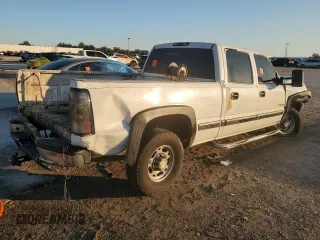 2001 Chevrolet Silverado 1500HD LS z VIN 1GCGC13U21F143976, wystawiony jako Copart lot #85952204 z przebiegiem Nie podano mil oraz Nie do naprawy • Non repairable. Historia ofert i sprzedaży dostępna na DreamBid. Obrazek 3.