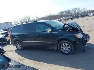 2012 Chrysler Town & Country Touring-L with VIN 2C4RC1CG3CR150918, listed as a IAAI auction lot 41770853 with 255,037 mi miles. Bid and sale history available at carsss.com. Image 13.