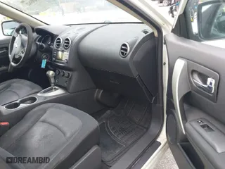 2015 Nissan Rogue Select S with VIN JN8AS5MT1FW153805, listed as a IAAI auction lot 42011622 with 186,181 mi miles. Bid and sale history available at carsss.com. Image 5.