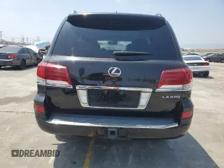2013 Lexus LX 570 z VIN JTJHY7AX9D4101971, wystawiony jako Copart lot #59770615 z przebiegiem 102 116 mil mil oraz Szkody całkowita. Historia ofert i sprzedaży dostępna na DreamBid. Obrazek 6.