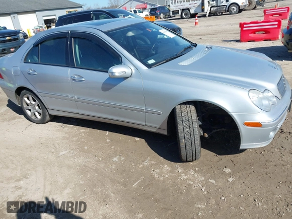 2007 Mercedes-Benz C 280 Luxury with VIN WDBRF92H37F891873, listed as a IAAI auction lot 42058992 with 127,760 mi miles and . Bid and sale history available at DreamBid. Image 13.