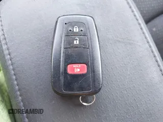 2022 Toyota Prius L Eco z VIN JTDKAMFU2N3165805, wystawiony jako IAAI lot #42428676 z przebiegiem 435 471 mil mil oraz . Historia ofert i sprzedaży dostępna na DreamBid. Obrazek 11.