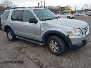 2007 Ford Explorer XLT z VIN 1FMEU73E67UB03416, wystawiony jako IAAI lot #41361389 z przebiegiem Nie podano mil oraz . Historia ofert i sprzedaży dostępna na DreamBid. Obrazek 1.