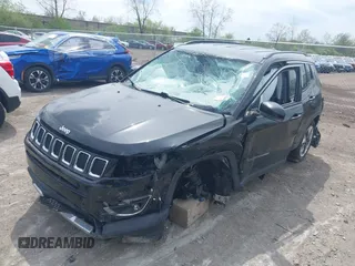 2018 Jeep Compass Limited with VIN 3C4NJDCB7JT332674, listed as a IAAI auction lot 42145567 with 111,852 mi miles and . Bid and sale history available at carsss.com. Image 17.