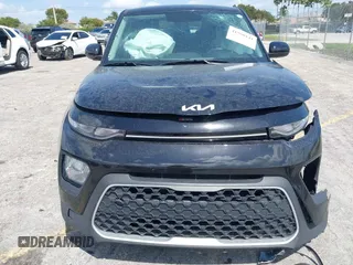 2022 Kia Soul LX with VIN KNDJ23AU1N7814772, listed as a IAAI auction lot 41968141 with 56,651 mi miles. Bid and sale history available at carsss.com. Image 12.