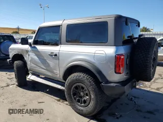 2023 Ford Bronco z VIN 1FMDE5CP7PLB26062, wystawiony jako Copart lot #76208154 z przebiegiem 17 688 mil mil oraz Szkoda całkowita • Salvage title. Historia ofert i sprzedaży dostępna na DreamBid. Obrazek 2.