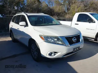 2015 Nissan Pathfinder Platinum with VIN 5N1AR2MN7FC631987, listed as a IAAI auction lot 41736780 with 201,142 mi miles and . Bid and sale history available at DreamBid. Image 1.