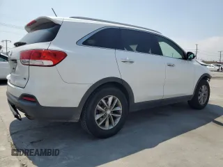 2016 Kia Sorento LX with VIN 5XYPG4A58GG178030, listed as a Copart auction lot 55608725 with 212,810 mi miles and Salvage Title. Bid and sale history available at carsss.com. Image 3.