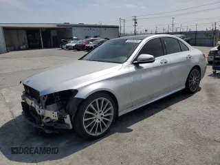 2016 Mercedes-Benz C 300 z VIN 55SWF4JB9GU140638, wystawiony jako Copart lot #52838255 z przebiegiem 92 659 mil mil oraz Szkoda całkowita • Salvage title. Historia ofert i sprzedaży dostępna na DreamBid. Obrazek 1.