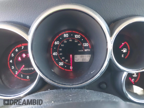 2006 Toyota Matrix STD with VIN 2T1KR32E46C622253, listed as a IAAI auction lot 42040286 with 186,594 mi miles and . Bid and sale history available at carsss.com. Image 7.