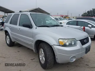 2006 Ford Escape Limited z VIN 1FMYU94196KA30220, wystawiony jako IAAI lot #42171364 z przebiegiem 113 956 mil mil oraz . Historia ofert i sprzedaży dostępna na DreamBid. Obrazek 1.
